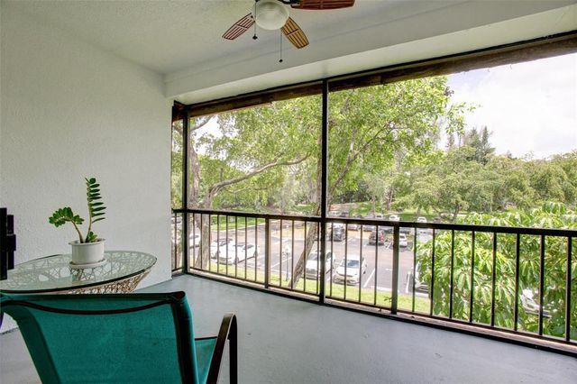 3740 INVERRARY Drive 3I, Lauderhill, FL 33319