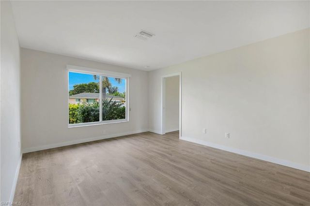 1202 SE 14th TER, Cape Coral, FL 33990