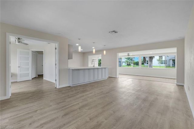 1202 SE 14th TER, Cape Coral, FL 33990