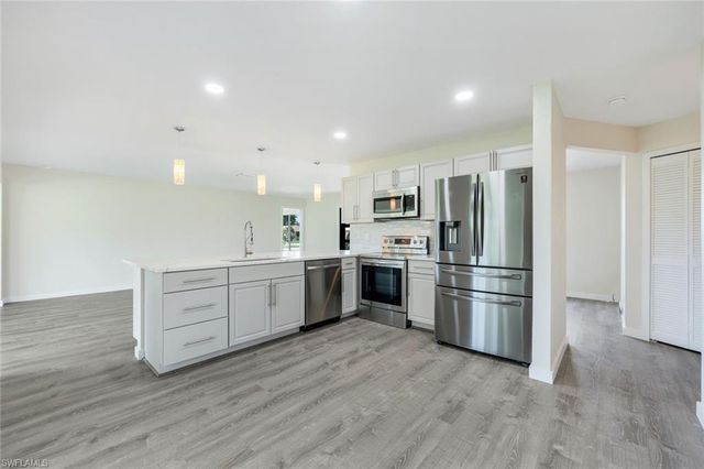 1202 SE 14th TER, Cape Coral, FL 33990