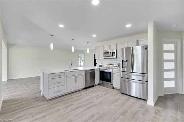 1202 SE 14th TER, Cape Coral, FL 33990