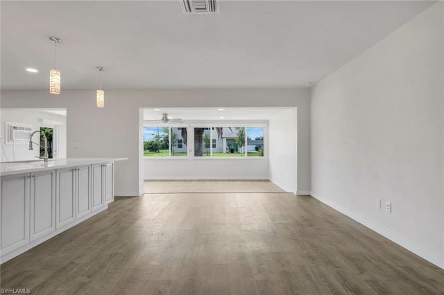1202 SE 14th TER, Cape Coral, FL 33990