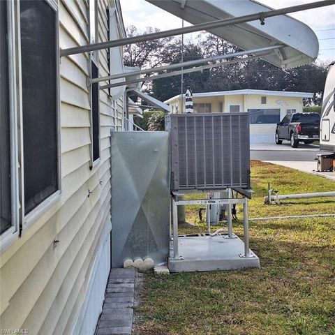 9 Pearl DR 9P, Naples, FL 34114