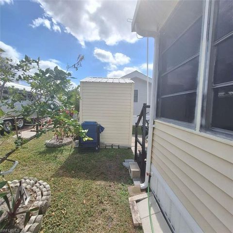 9 Pearl DR 9P, Naples, FL 34114