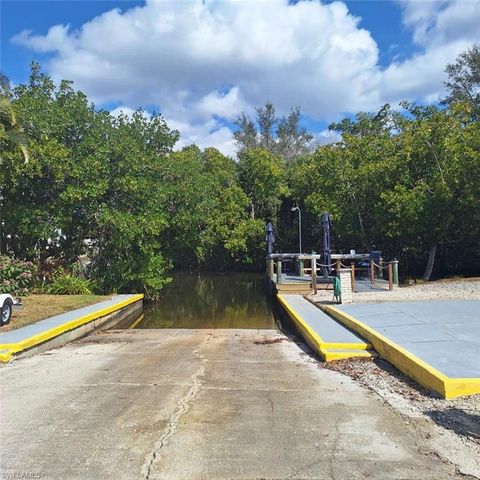 9 Pearl DR 9P, Naples, FL 34114