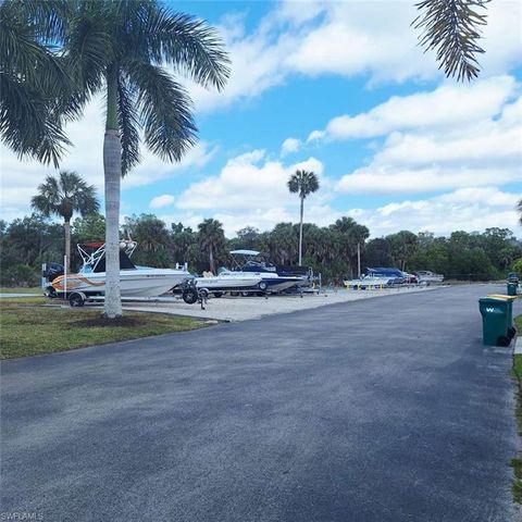 9 Pearl DR 9P, Naples, FL 34114