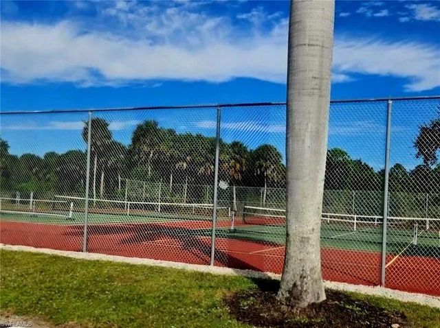 9 Pearl DR 9P, Naples, FL 34114