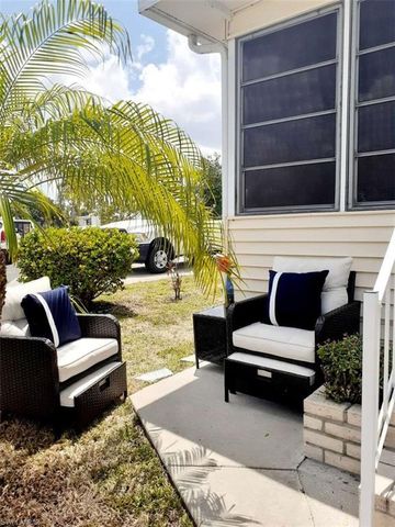 9 Pearl DR 9P, Naples, FL 34114