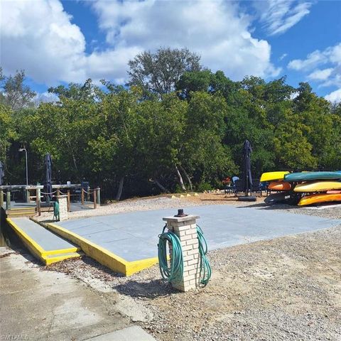 9 Pearl DR 9P, Naples, FL 34114