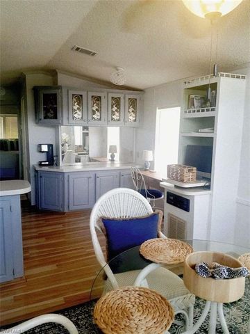 9 Pearl DR 9P, Naples, FL 34114