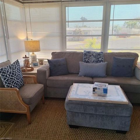 9 Pearl DR 9P, Naples, FL 34114