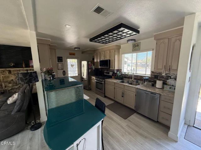 10199 Erie Street, Ventura, CA 93004