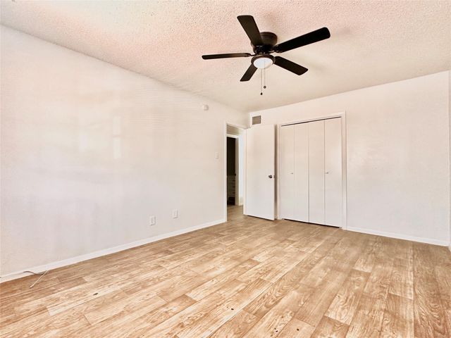 1908 Hearthstone DR 104, Austin, TX 78757