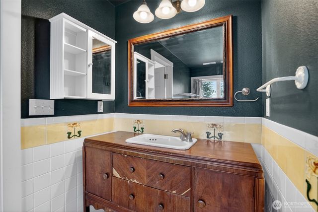 8701 NE Sorenson Road, La Center, WA 98629