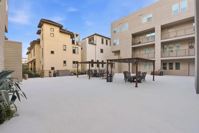 4819 Caroline Street 109, Houston, TX 77004