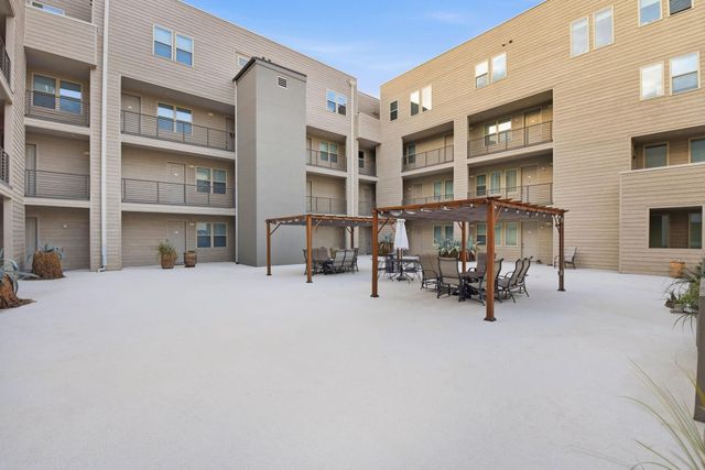 4819 Caroline Street 109, Houston, TX 77004