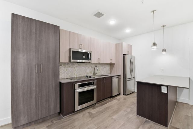 4819 Caroline Street 109, Houston, TX 77004