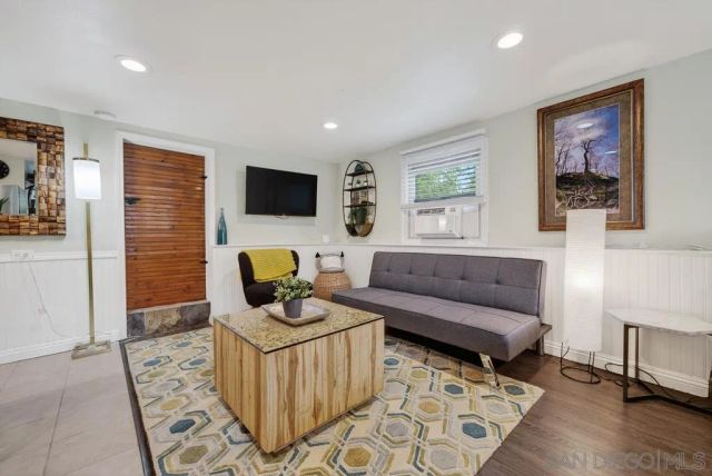 5438 Gilbert Dr Unit C, San Diego, CA 92115