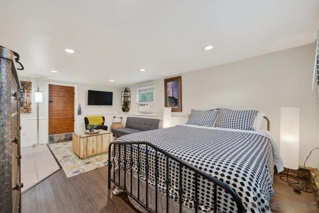 5438 Gilbert Dr Unit C, San Diego, CA 92115