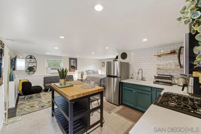 5438 Gilbert Dr Unit C, San Diego, CA 92115