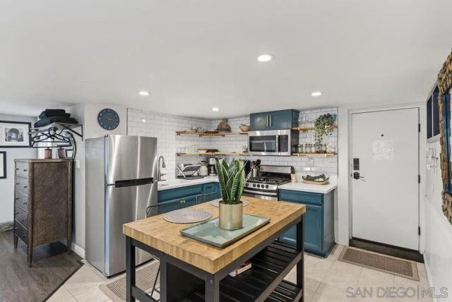 5438 Gilbert Dr Unit C, San Diego, CA 92115