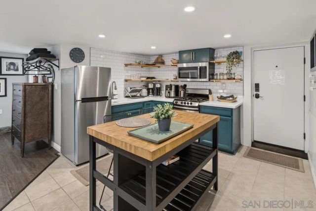 5438 Gilbert Dr Unit C, San Diego, CA 92115