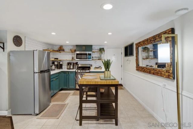 5438 Gilbert Dr Unit C, San Diego, CA 92115