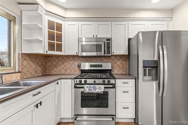7148 Plainfield Street, Dearborn Heights, MI 48127