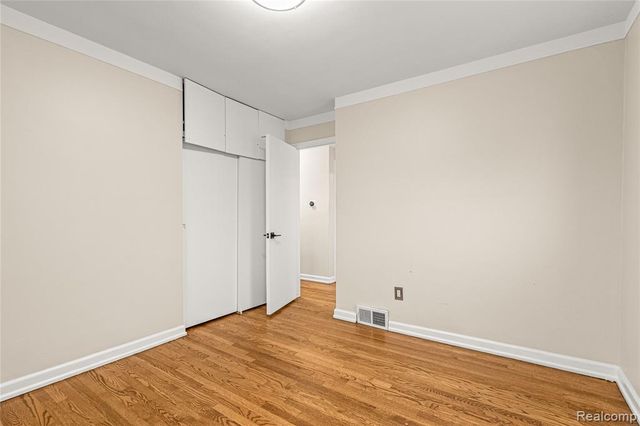 7148 Plainfield Street, Dearborn Heights, MI 48127