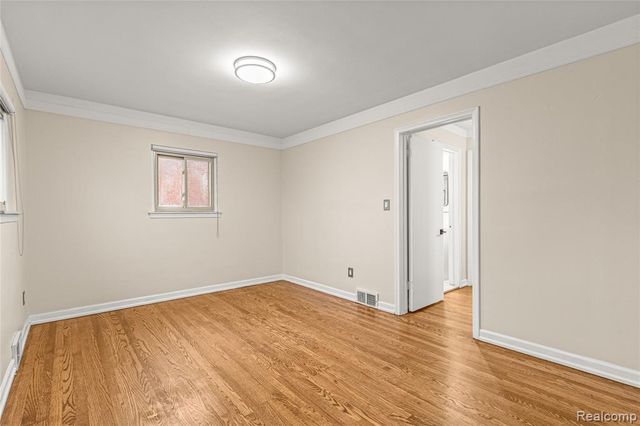 7148 Plainfield Street, Dearborn Heights, MI 48127