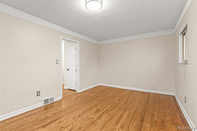 7148 Plainfield Street, Dearborn Heights, MI 48127