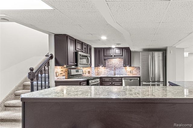 7148 Plainfield Street, Dearborn Heights, MI 48127