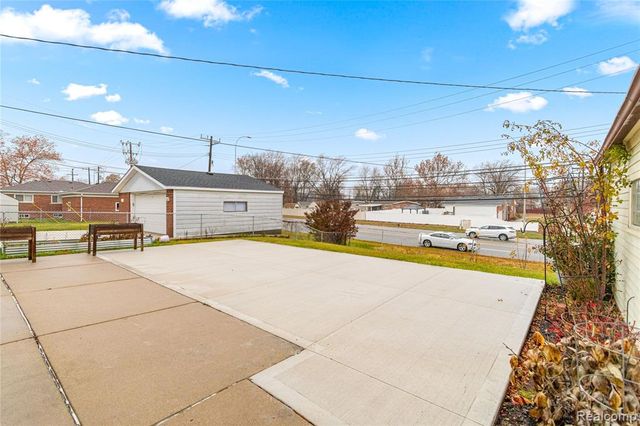 7148 Plainfield Street, Dearborn Heights, MI 48127