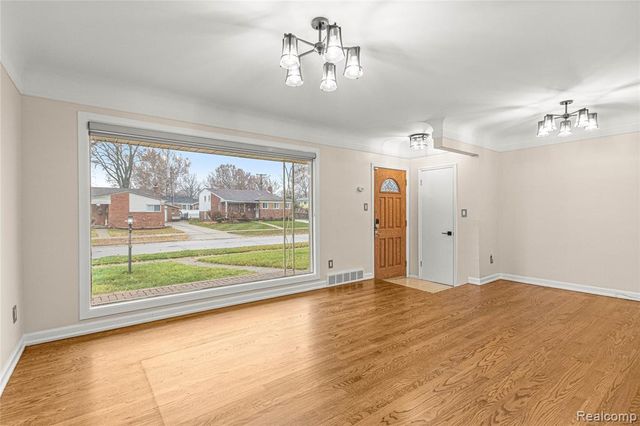 7148 Plainfield Street, Dearborn Heights, MI 48127