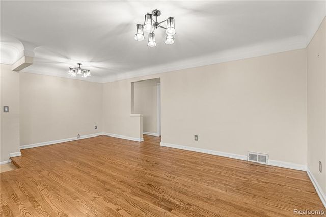 7148 Plainfield Street, Dearborn Heights, MI 48127