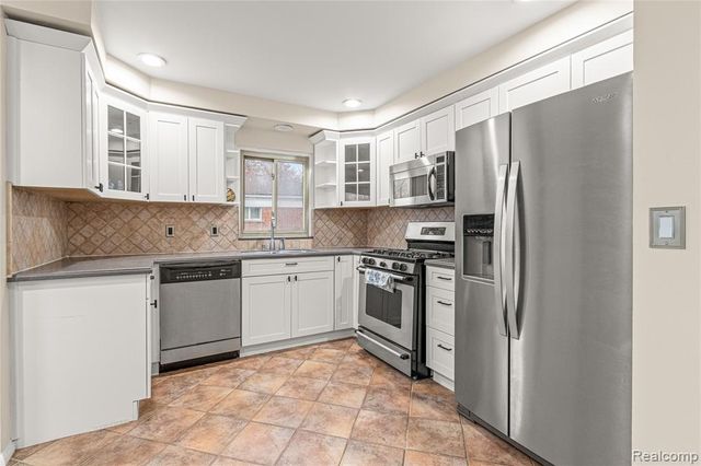 7148 Plainfield Street, Dearborn Heights, MI 48127
