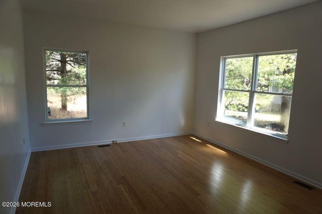 102 Cranbrook Court, Holmdel, NJ 07733