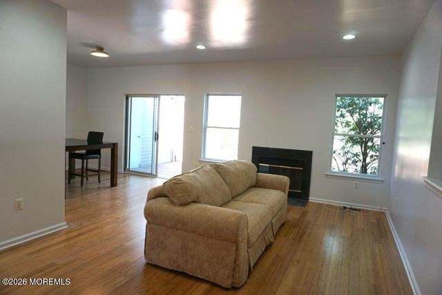 102 Cranbrook Court, Holmdel, NJ 07733