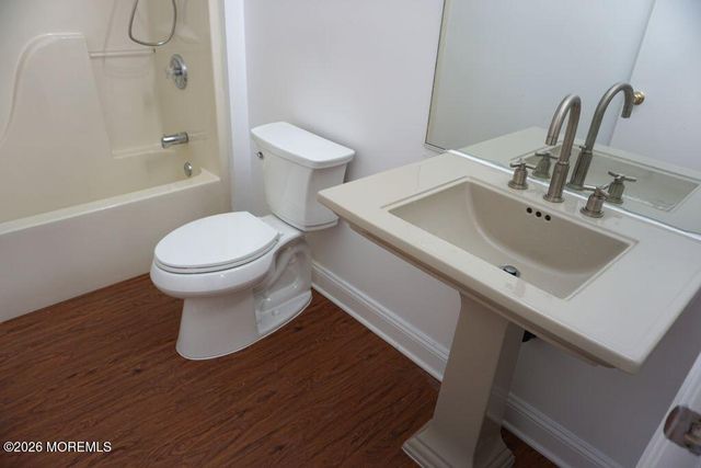 102 Cranbrook Court, Holmdel, NJ 07733