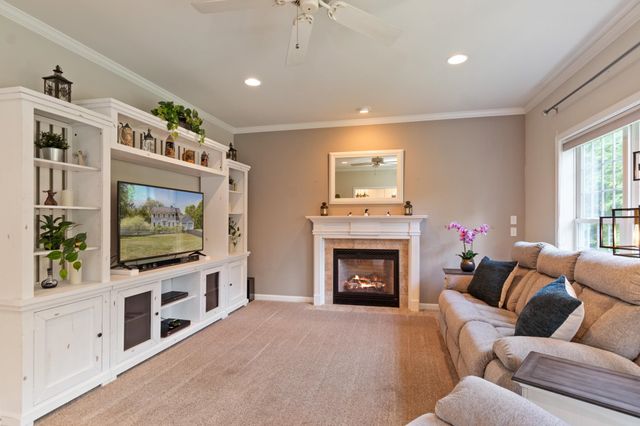 900 Ledgewood Drive, Williston, VT 05495