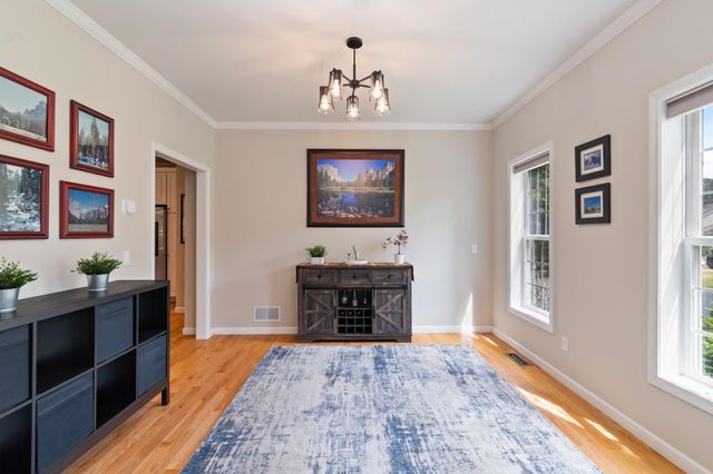 900 Ledgewood Drive, Williston, VT 05495