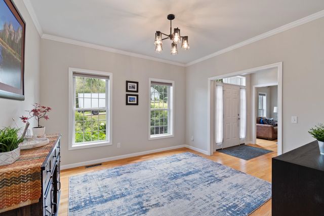 900 Ledgewood Drive, Williston, VT 05495