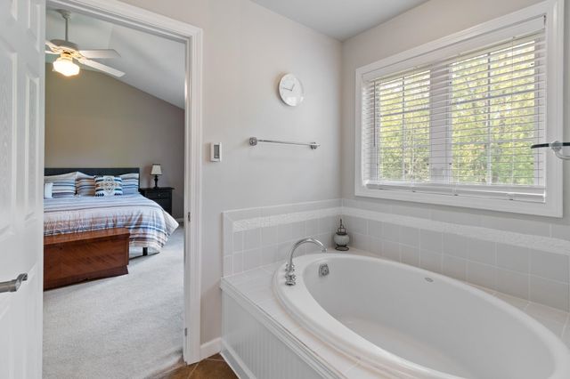 900 Ledgewood Drive, Williston, VT 05495