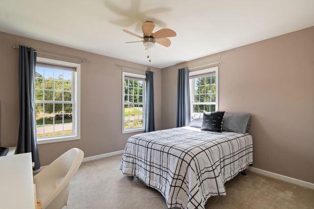 900 Ledgewood Drive, Williston, VT 05495