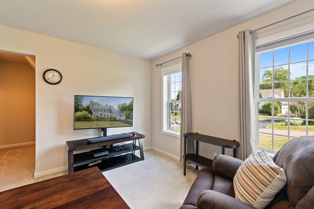 900 Ledgewood Drive, Williston, VT 05495