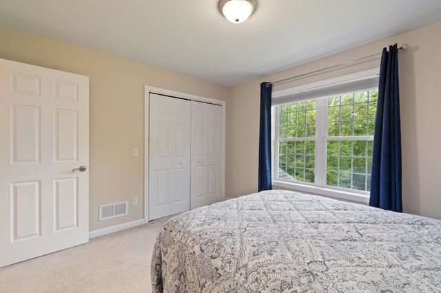 900 Ledgewood Drive, Williston, VT 05495