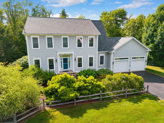 900 Ledgewood Drive, Williston, VT 05495