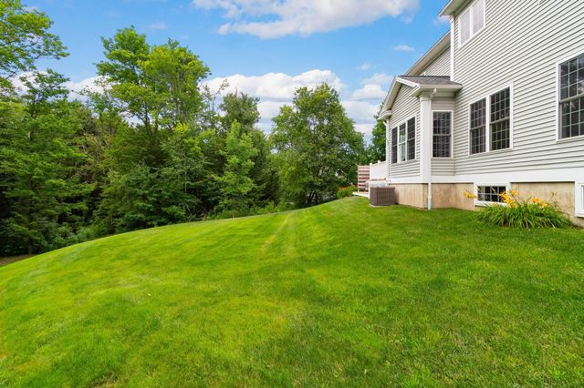 900 Ledgewood Drive, Williston, VT 05495