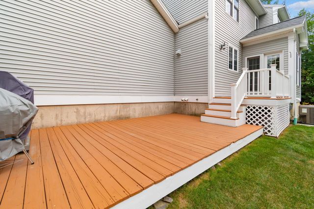 900 Ledgewood Drive, Williston, VT 05495