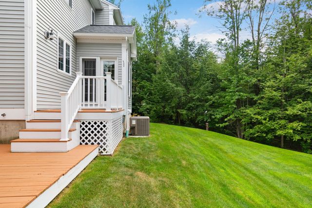 900 Ledgewood Drive, Williston, VT 05495